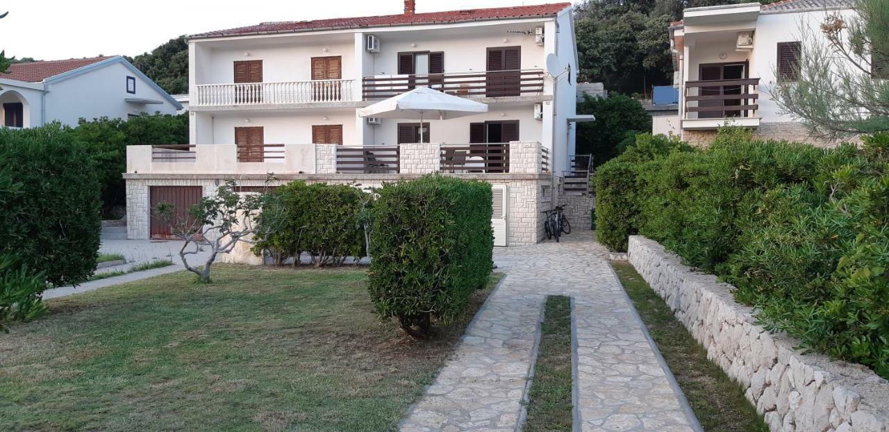 Apartments Marzic Pag Town Buitenkant foto