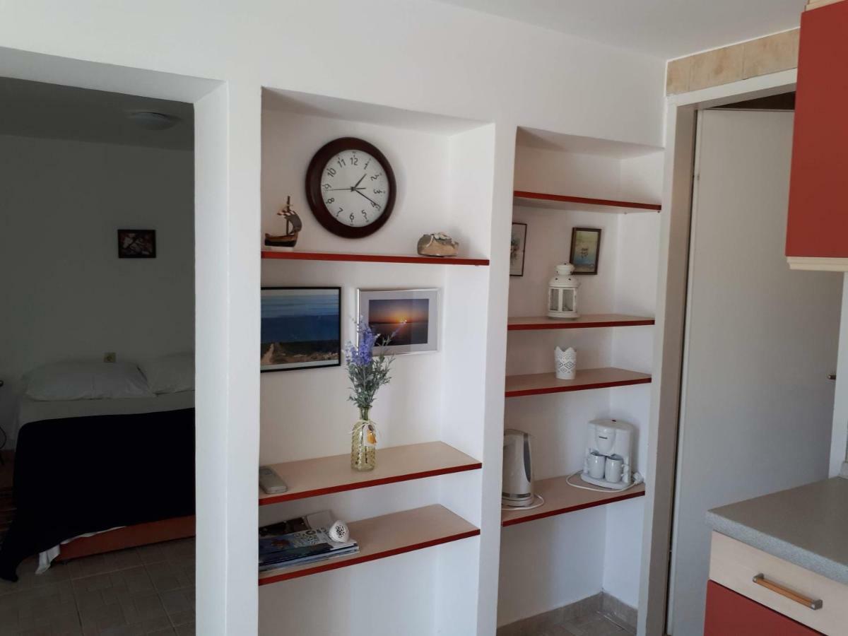 Apartments Marzic Pag Town Buitenkant foto